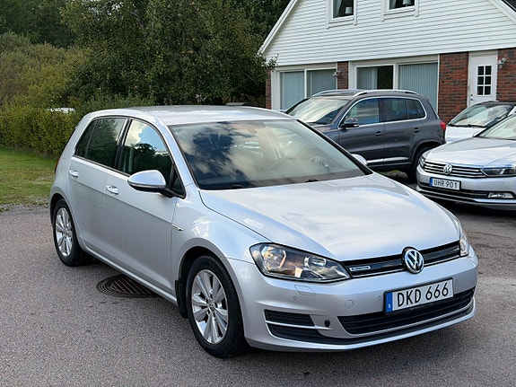 Volkswagen Golf VII 2 of 14