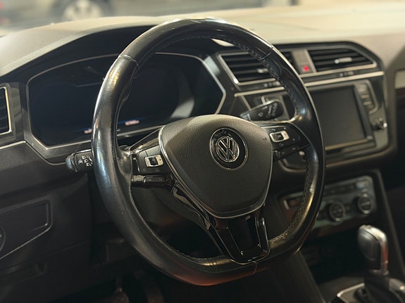 Volkswagen Tiguan 16 of 30