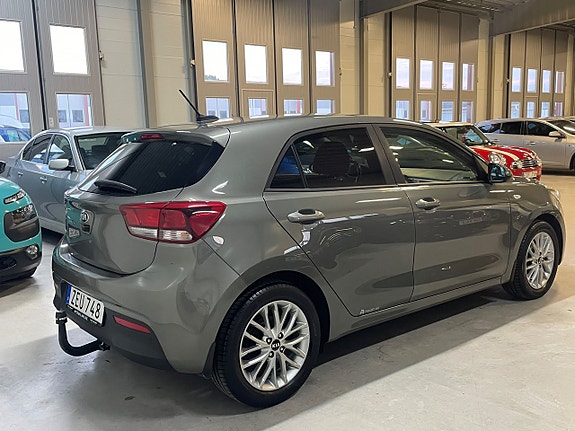 Kia Rio 7 of 27