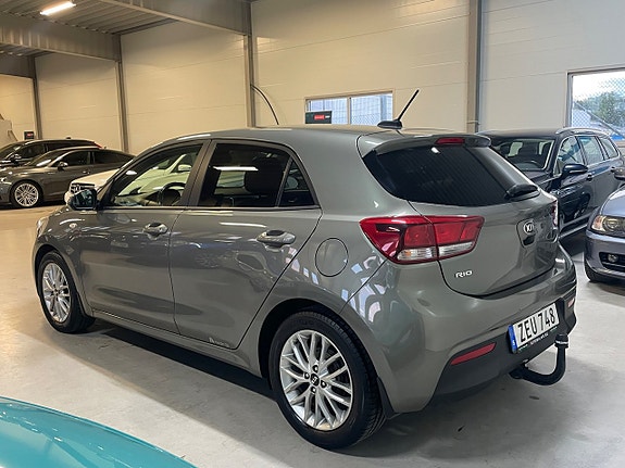 Kia Rio 9 of 27