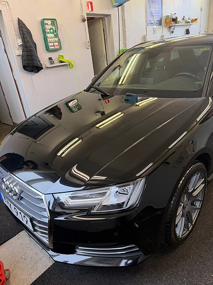 Audi A4 5 of 21