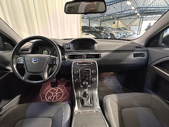 Volvo V70 12 of 18