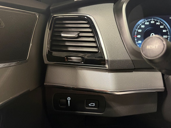 Volvo XC90 25 of 30