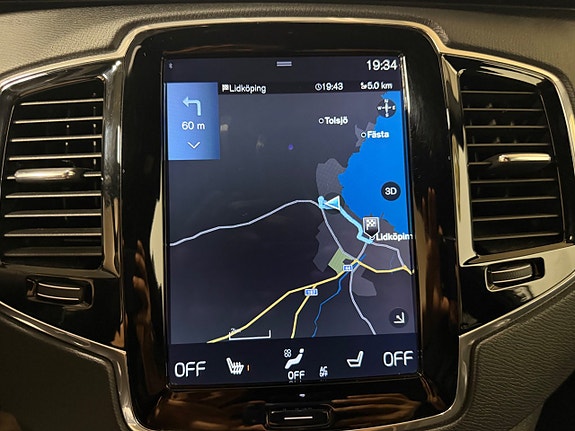 Volvo XC90 27 of 30