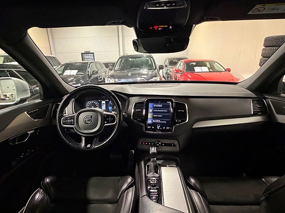 Volvo XC90 12 of 30
