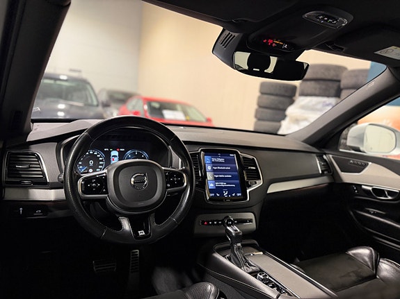 Volvo XC90 14 of 30