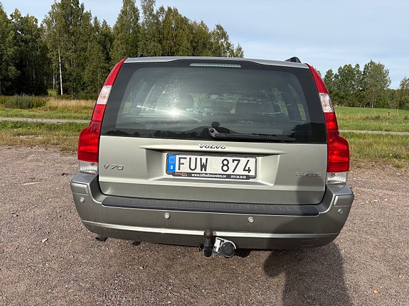 Volvo V70 4 of 5