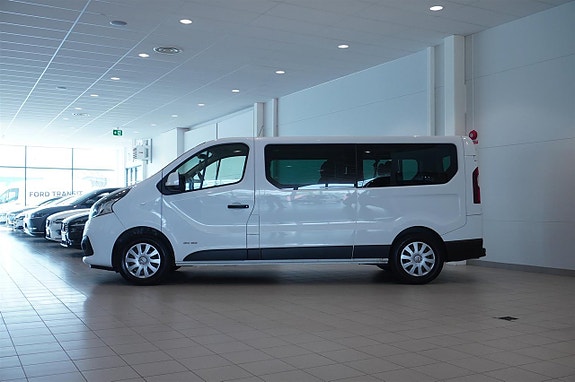 Nissan NV300 4 of 14
