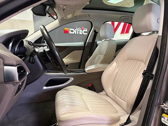 Jaguar F-PACE 14 of 28