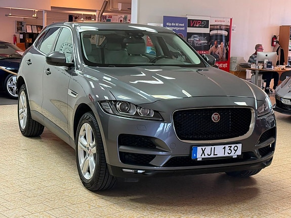 Jaguar F-PACE 9 of 28