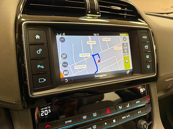Jaguar F-PACE 24 of 28