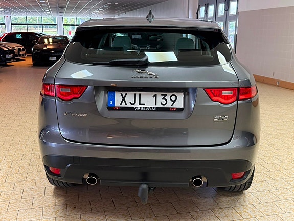 Jaguar F-PACE 6 of 28