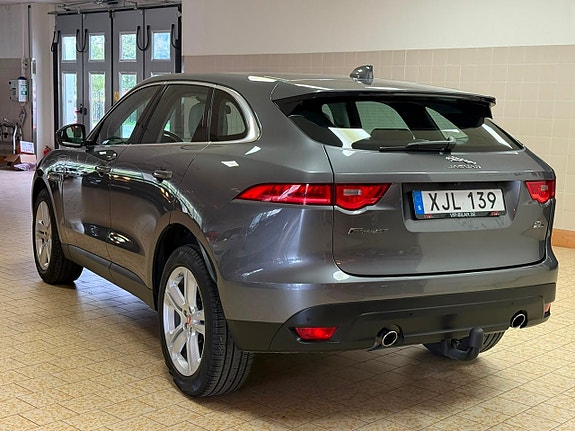 Jaguar F-PACE 5 of 28