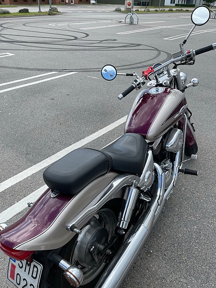 Suzuki VZ800 Marauder 4 of 5
