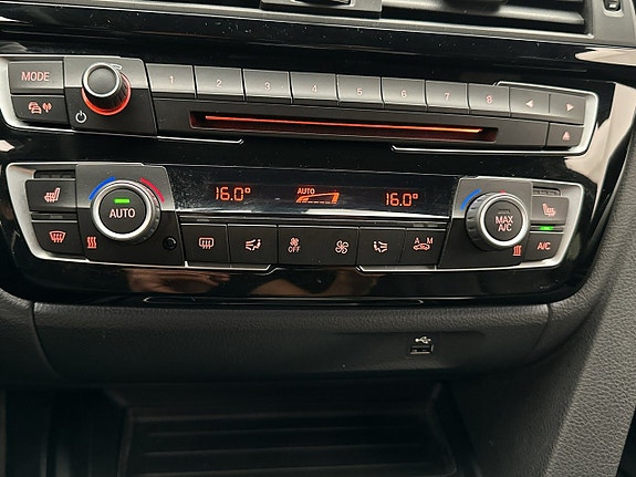 BMW 320i 18 of 30