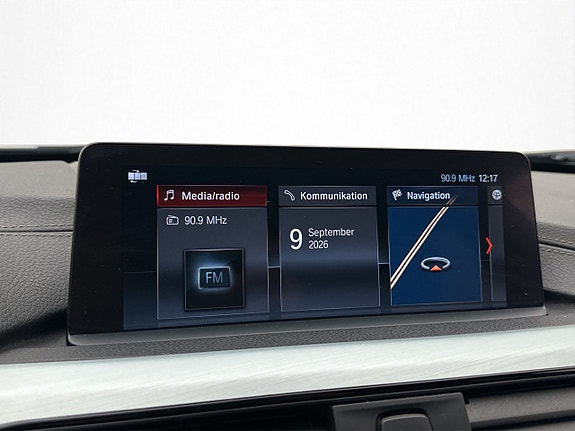 BMW 320i 23 of 30