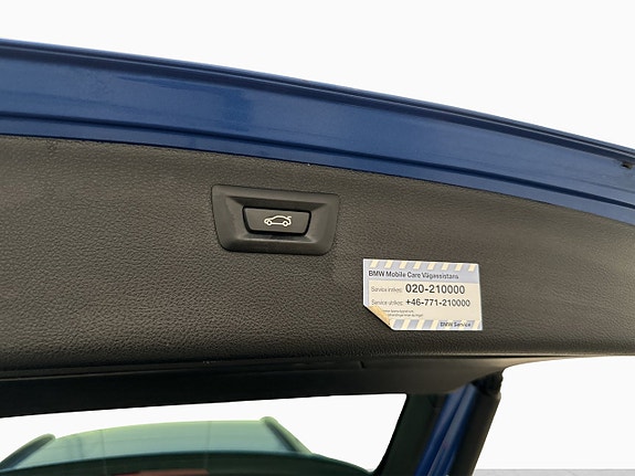 BMW 320i 28 of 30
