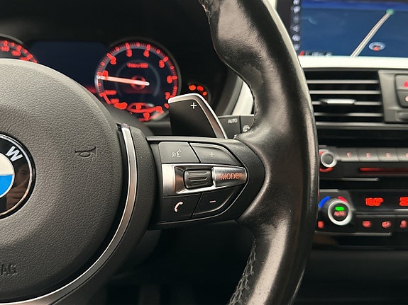 BMW 320i 20 of 30