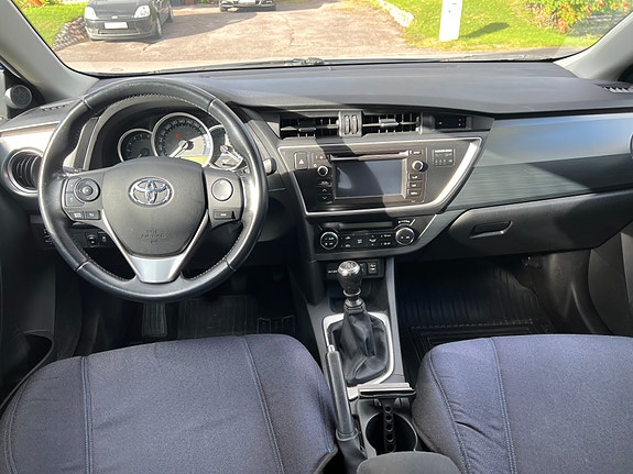 Toyota Auris 6 of 11