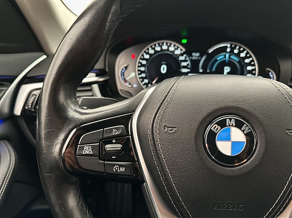 BMW 530e 18 of 30