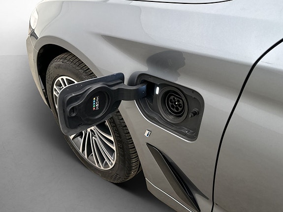 BMW 530e 27 of 30