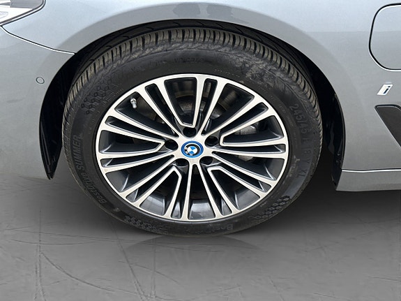 BMW 530e 29 of 30