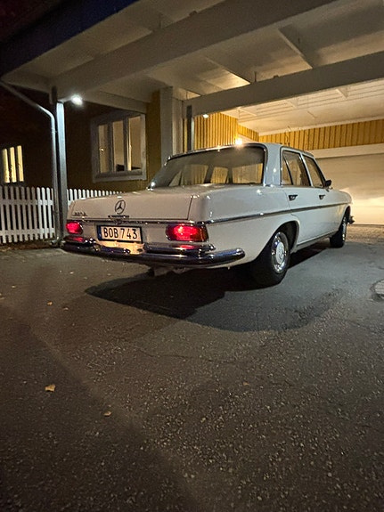 Mercedes-Benz 250 S 4 of 14