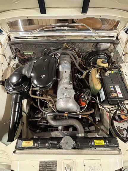 Mercedes-Benz 250 S 14 of 14