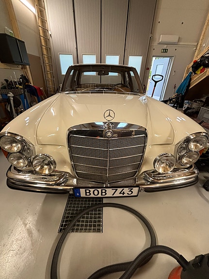 Mercedes-Benz 250 S 6 of 14