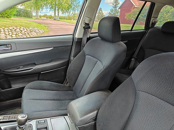 Subaru Outback 5 of 9