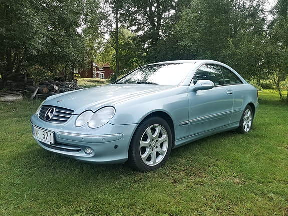 Mercedes-Benz CLK320 3 of 3