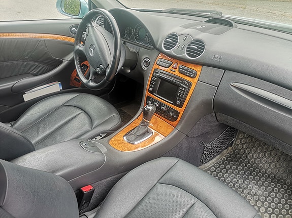 Mercedes-Benz CLK320 7 of 10