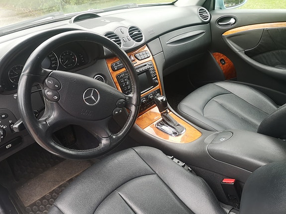 Mercedes-Benz CLK320 2 of 10