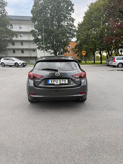 Mazda 3 2 of 12