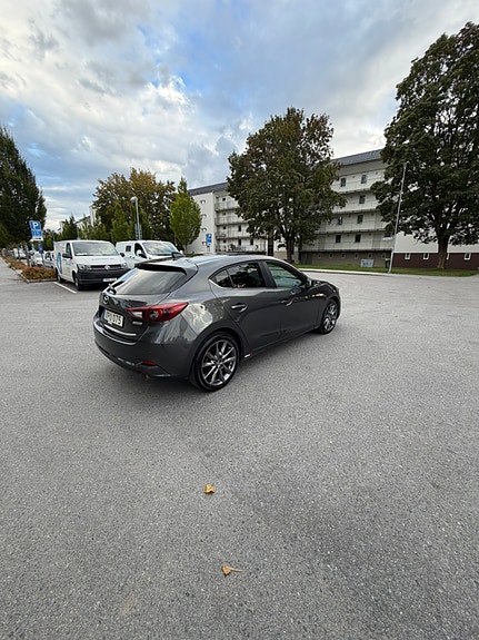 Mazda 3 4 of 12