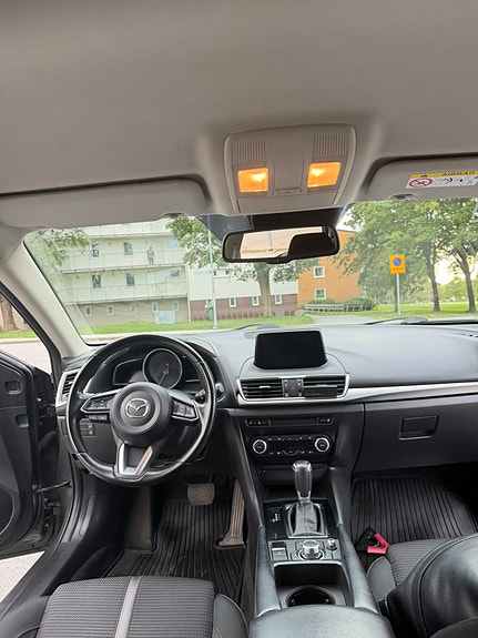 Mazda 3 8 of 12