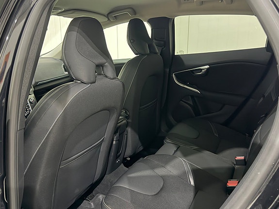 Volvo V40 9 of 12