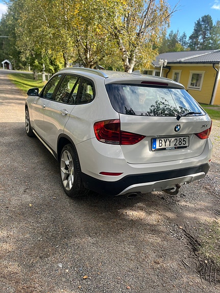 BMW X1 3 of 5