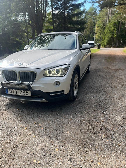 BMW X1 2 of 5
