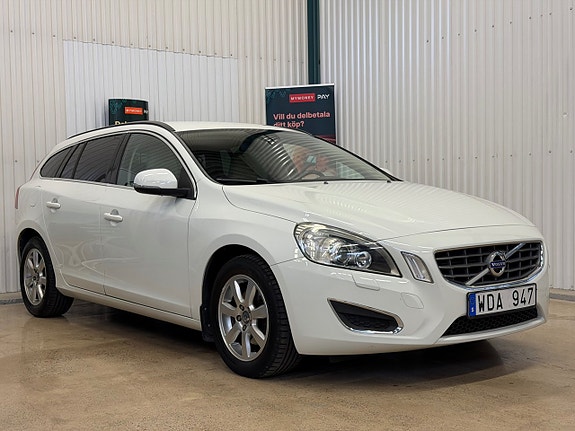 Volvo V60 2 of 17
