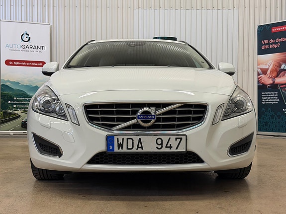 Volvo V60 3 of 17