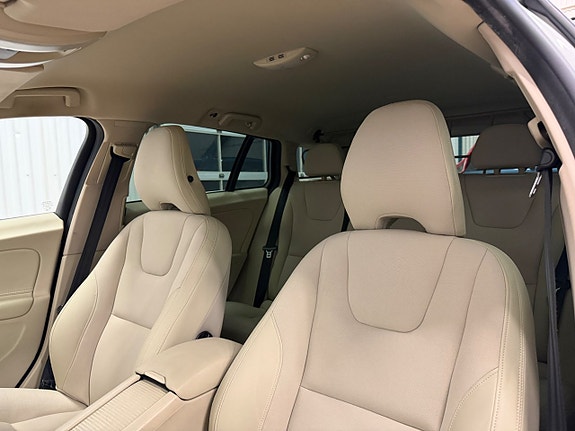 Volvo V60 13 of 17