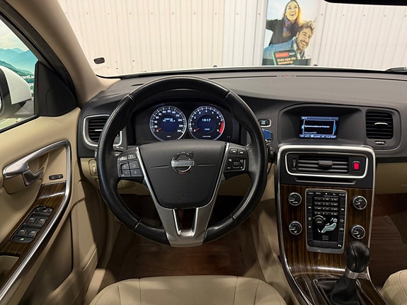 Volvo V60 9 of 17