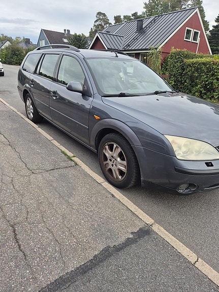 Ford Mondeo 2 of 10