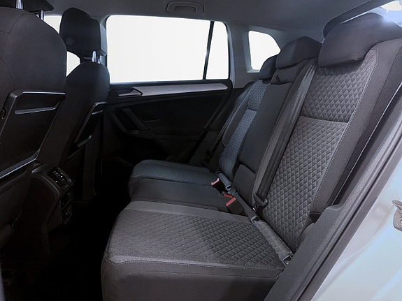 Volkswagen Tiguan 13 of 17