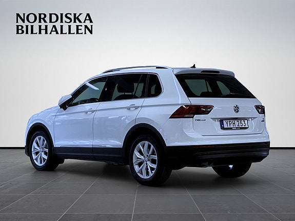 Volkswagen Tiguan 5 of 17