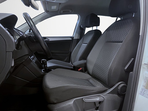 Volkswagen Tiguan 6 of 17