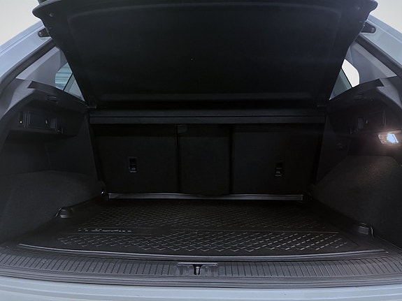 Volkswagen Tiguan 14 of 17