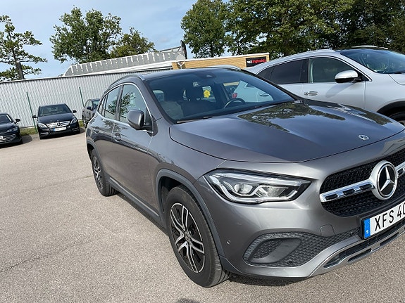 Mercedes-Benz GLA200 d 2 of 5