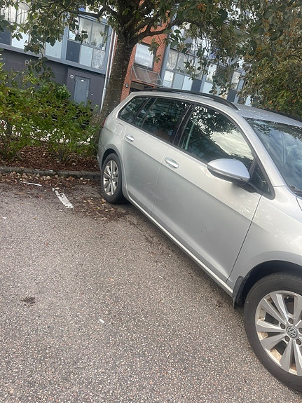 Volkswagen Golf VII 2 of 6